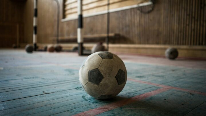 Co robić, gdy chcesz poznać świat Tsubasy? Kompletny przewodnik po anime i mandze Kapitana Jastrzębia