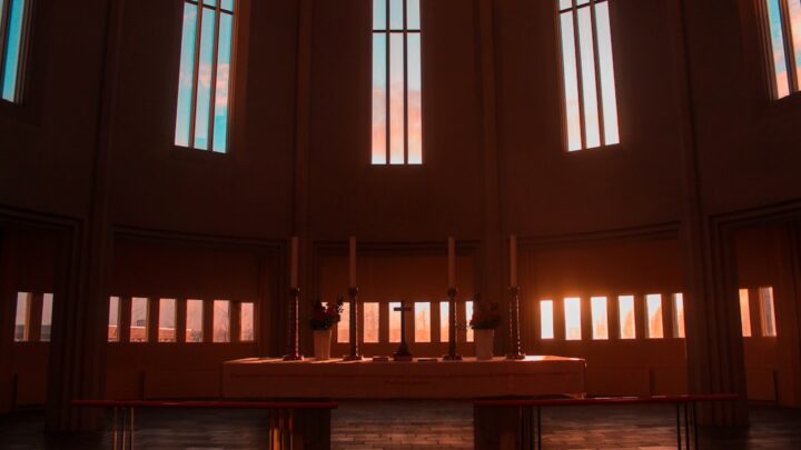 Atak Tytanów (Attack on Titan): Historia, postacie i fenomen, który podbił świat anime.