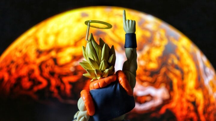 Jakie są kluczowe różnice w fabule i postacie między mangą a anime Dragon Ball Super?