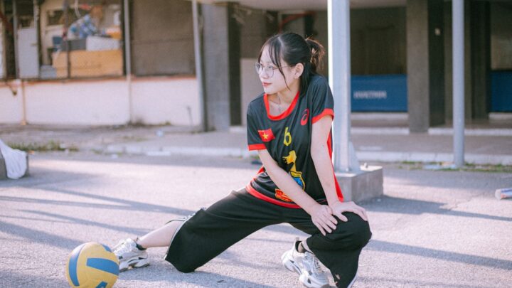 Jakie są najlepsze techniki treningowe dla początkujących w stylu anime sportowych (np. Blue Lock, Kapitan Tsubasa)?