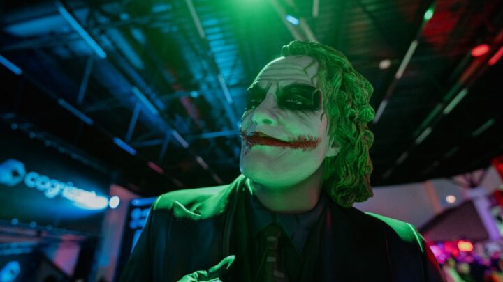 Joker: Ewolucja Księcia Zbrodni od komiksów, przez filmy, po gry – jak zmieniała się ikona DC?
