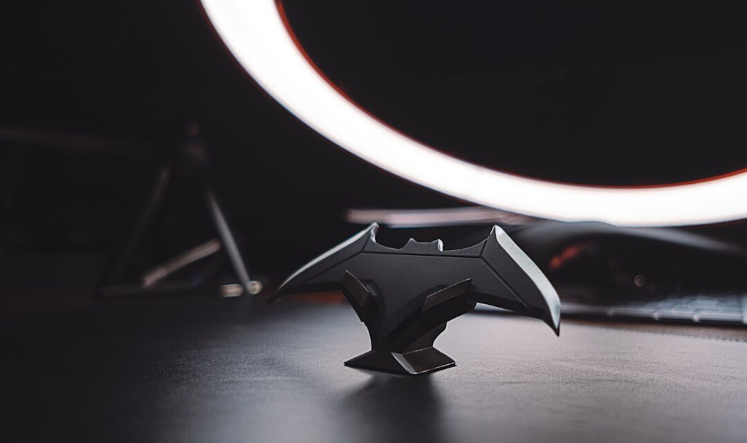 Liga Sprawiedliwości: Ewolucja najpotężniejszej drużyny DC – od Złotej Ery po Nowe 52