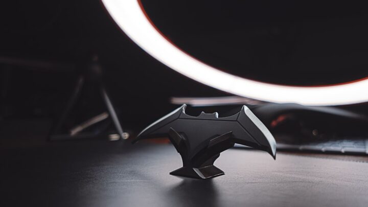 Liga Sprawiedliwości: Ewolucja najpotężniejszej drużyny DC – od Złotej Ery po Nowe 52