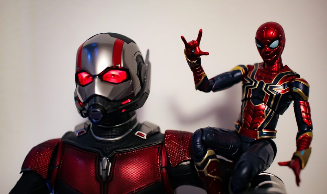 Porównanie stroju Spider-Mana w komiksach, grach i filmach – Która wersja jest najbardziej kultowa?