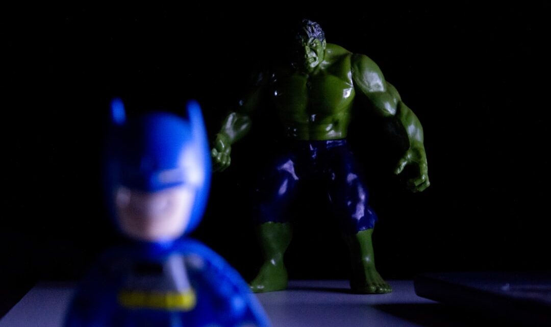 Tworzenie fan artu z uniwersum Marvela i DC: Praktyczny poradnik od pomysłu do publikacji online.