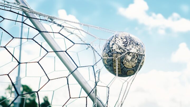 Blue Lock: Jak filozofia egoizmu przenika do innych aspektów japońskiego futbolu (poza programem Blue Lock) – analiza wpływu na system U-20 i rozwój młodych talentów w anime i mangę.