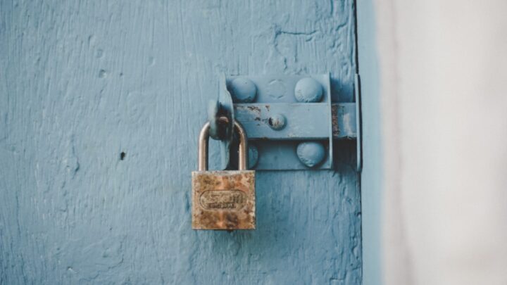 Blue Lock vs. Kapitan Tsubasa: Jak oba anime reprezentują rolę trenera i jak ich podejścia do szkolenia różnią się od rzeczywistości?