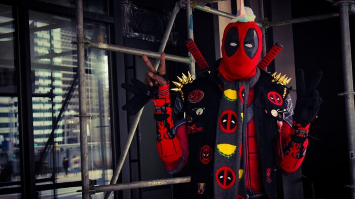 Deadpool: Nieśmiertelność czy ciągła walka o przeżycie? Jak działa jego legendarny czynnik regeneracyjny i czy ma jakieś granice?