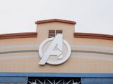a sign on the side of a building that says avengers